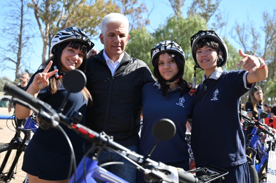 Una tarde sobre ruedas: 632 estudiantes recibieron sus bicicletas TuBi